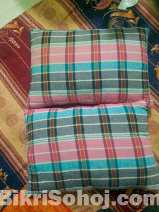 তোশক,বালিশ, চেয়ার